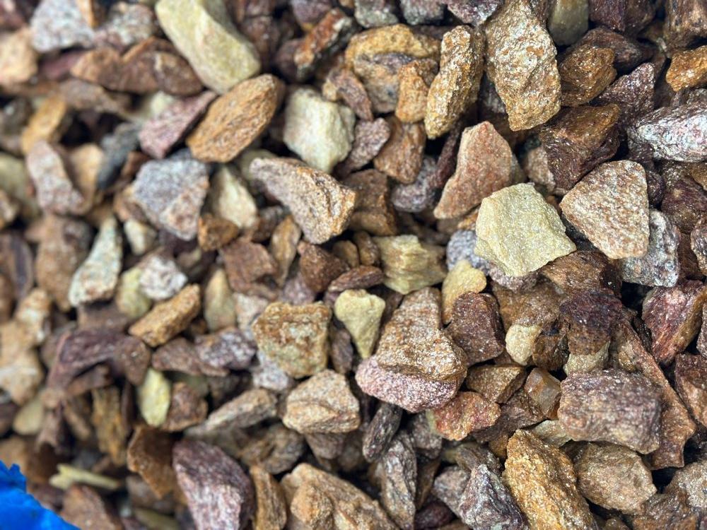 Златолит персиковый декоративная каменная крошка купить в Звенигороде