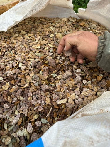 Златолит персиковый декоративная каменная крошка купить в Звенигороде