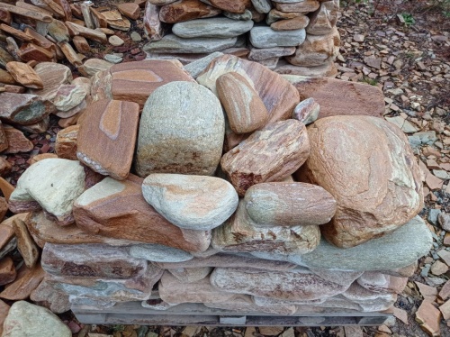 Златолит жёлтый, жёлто-зелёный глыбки и валуны для ланшафтного дизайна купить в Звенигороде