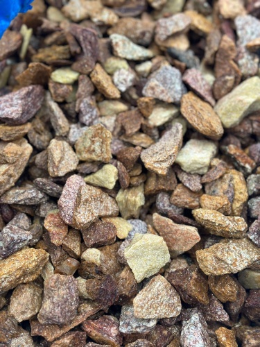 Златолит персиковый декоративная каменная крошка купить в Звенигороде