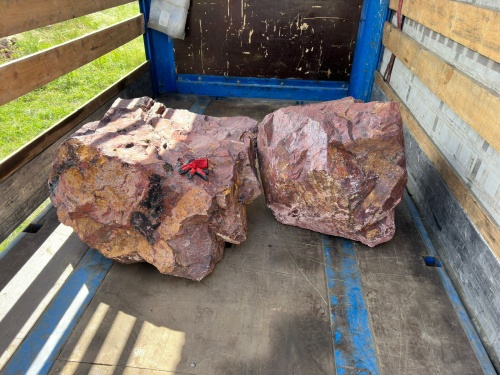 Ландшафтные глыбы красно-фиолетовые 200-1000 килограмм купить в Звенигороде