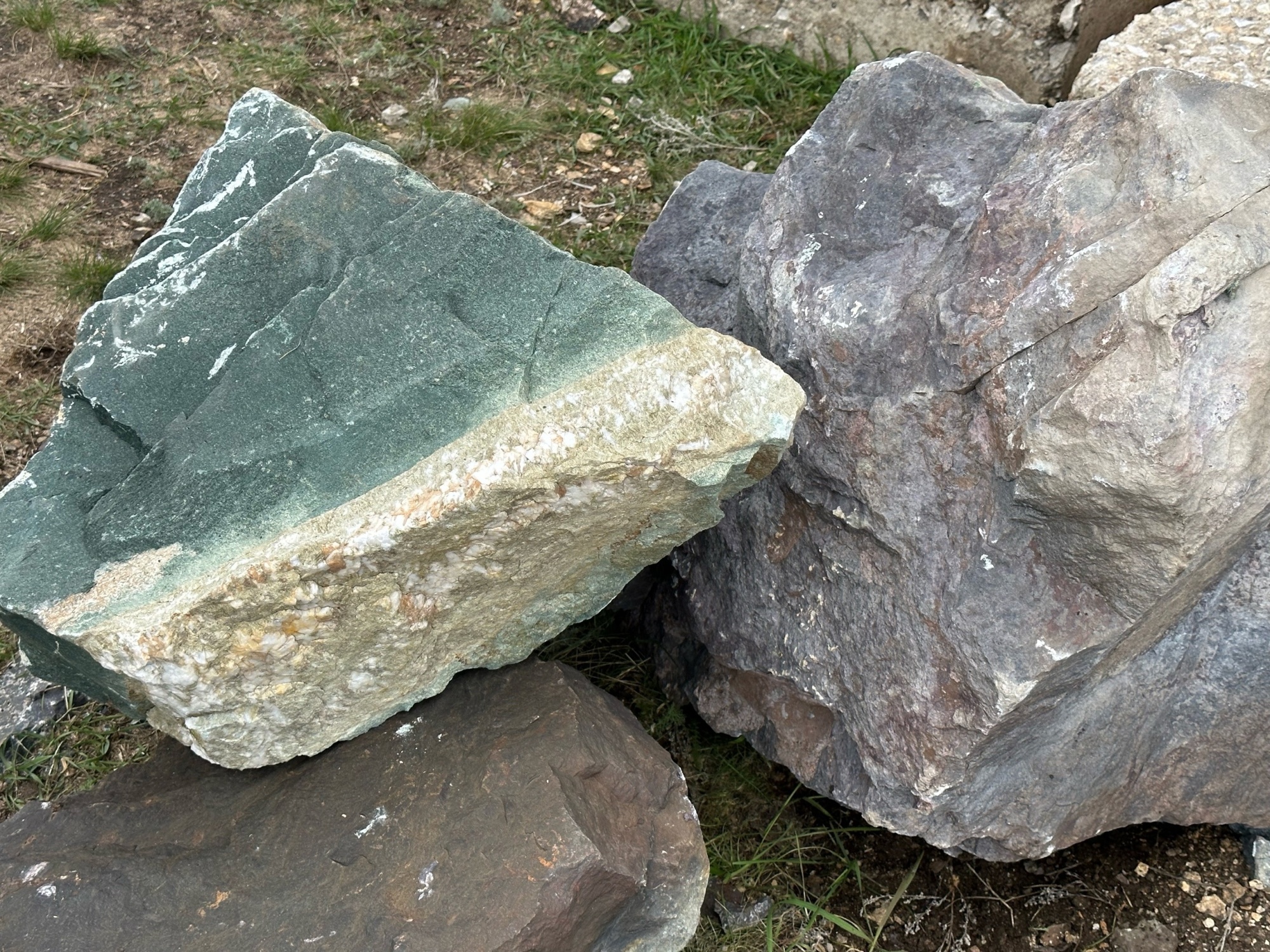 Камни для ландшафтного дизайна зелёные 10-60 килограмм купить в Звенигороде