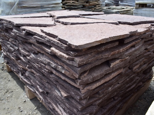 Плитняк лемезит бордовый для облицовки цоколя 20-25 мм  купить в Звенигороде