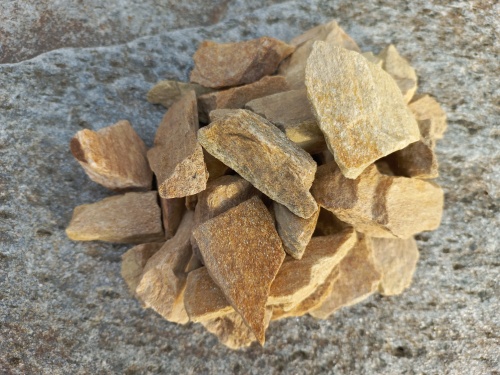 Златолит жёлтый декоративная каменная крошка купить в Звенигороде