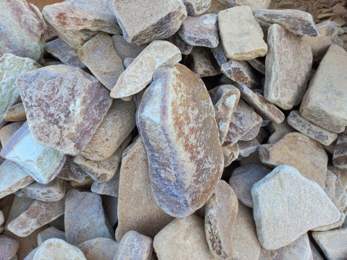 Златолит жёлтый, жёлто-зелёный глыбки и валуны для ланшафтного дизайна купить в Звенигороде