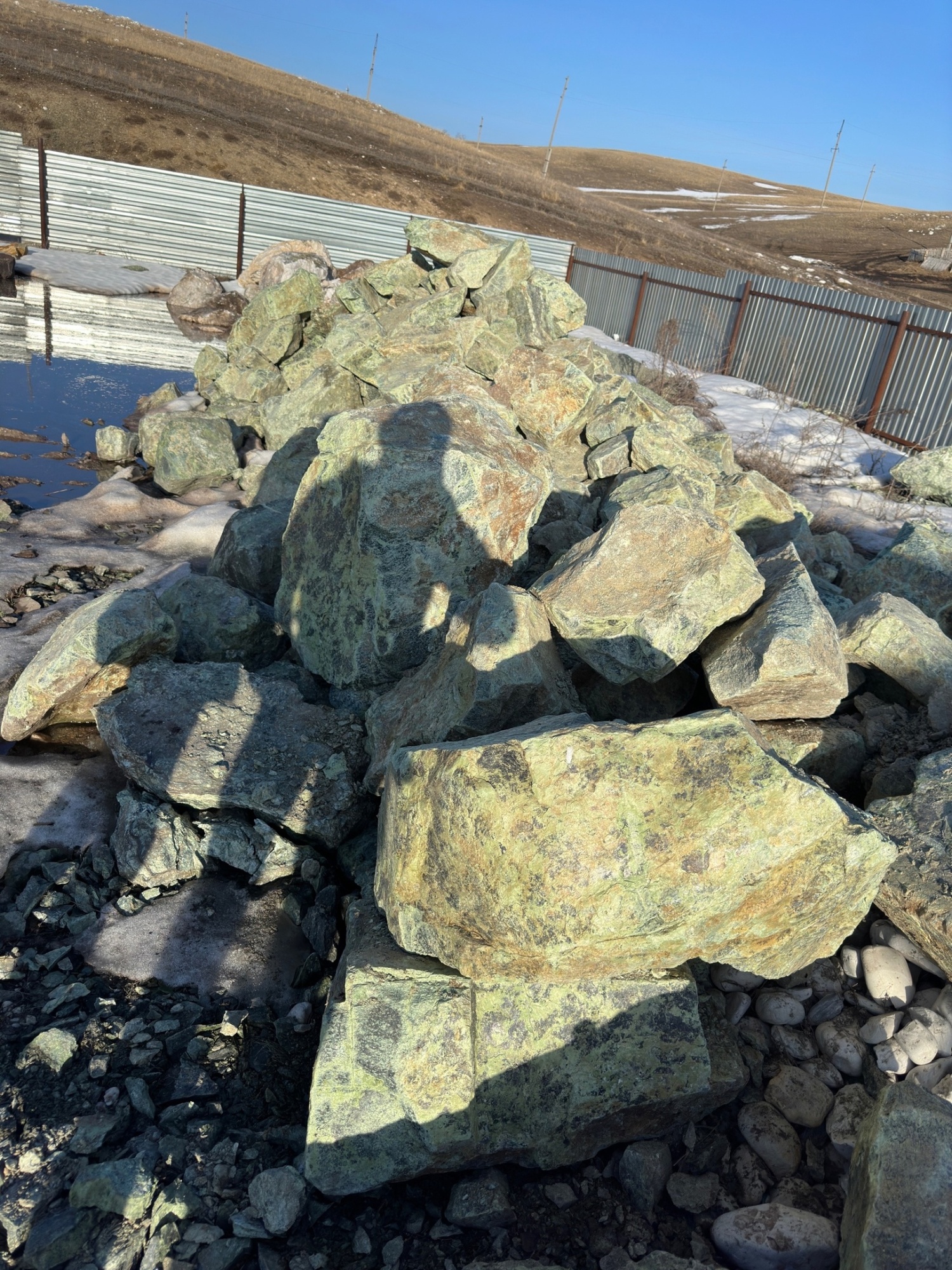 Камни для ландшафтного дизайна зелёные 10-60 килограмм купить в Звенигороде