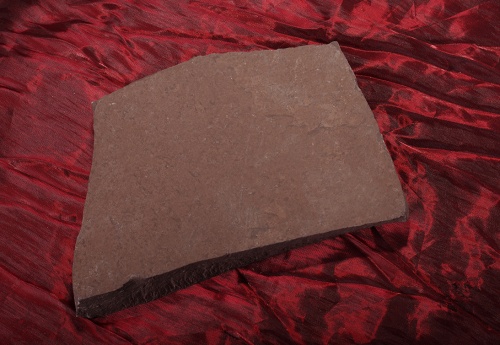 Плитняк лемезит бордовый для цоколя 1,5-2 см купить в Звенигороде